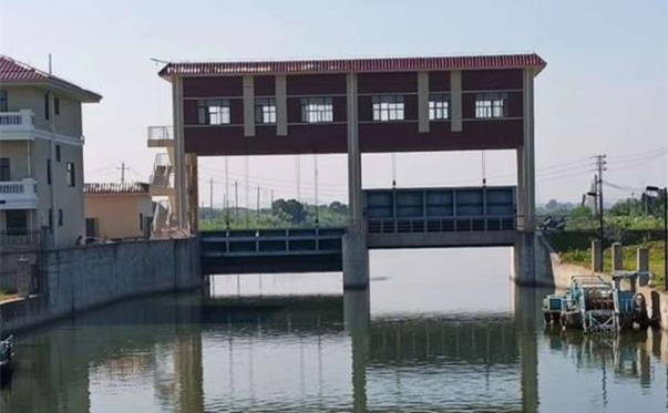 鋼制閘口漏水原因分析(圖1) 1-220P1160F6250.jpg