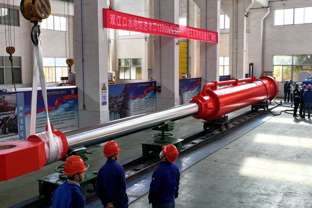 20231130 雙江口水電站進水口快速閘門液壓啟閉機 大渡河雙江口世界最大液壓啟閉機通過驗收(圖2)